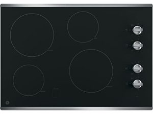 موقد كهربائي GE JP3030SJSS مقاس 30 بوصة ناعم مع 4 عناصر مشعة ، أدوات تحكم في المقبض ، إعداد تذوب الدفء