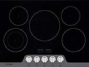Frigidaire FGEC3068US معرض الفولاذ المقاوم للصدأ 30 بوصة. موقد كهربائي باللون الأسود ، 30 بوصة