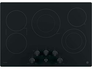 موقد كهربائي GE PP7030DJBB مقاس 30 بوصة مع 5 مشعات ، وموقد متزامن للجسر ، وعنصر غليان الطاقة 9/6 بوصة ، وإعدادات دافئة ، ومقابض بإضاءة خلفية LED حمراء ، ومتوافقة مع ADA يناسب الضمان